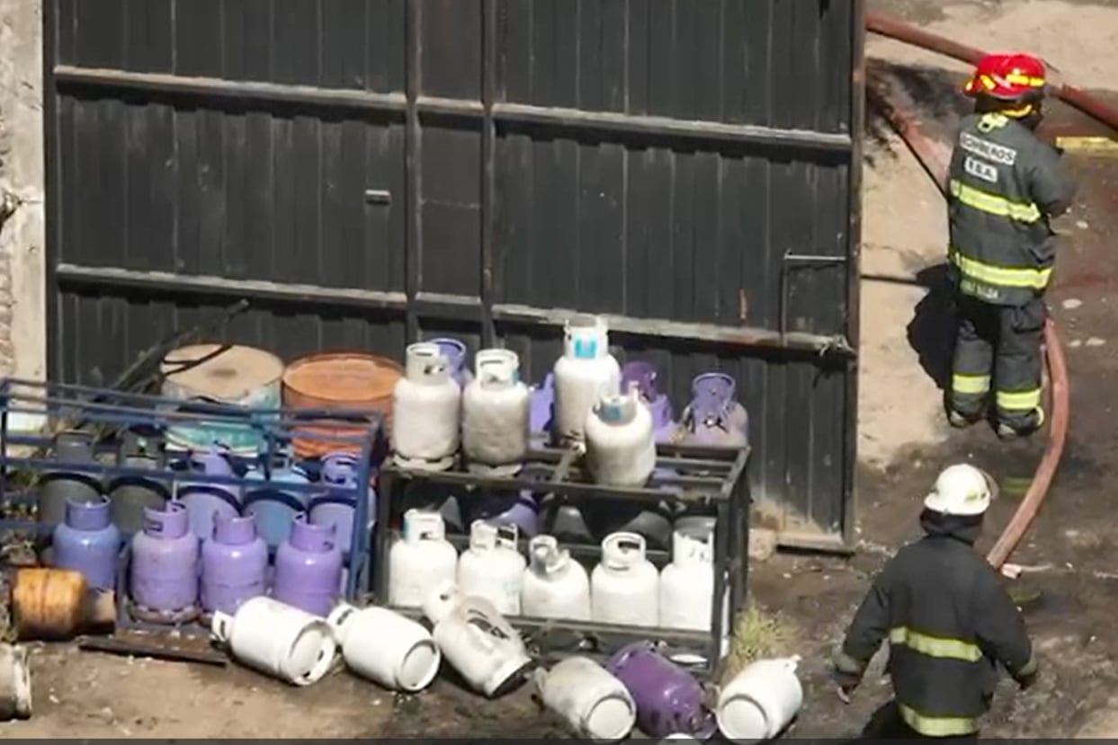 Habló la mamá el joven que está grave tras la explosión en Merlo: “Le impactó una bola de fuego en la cabeza”