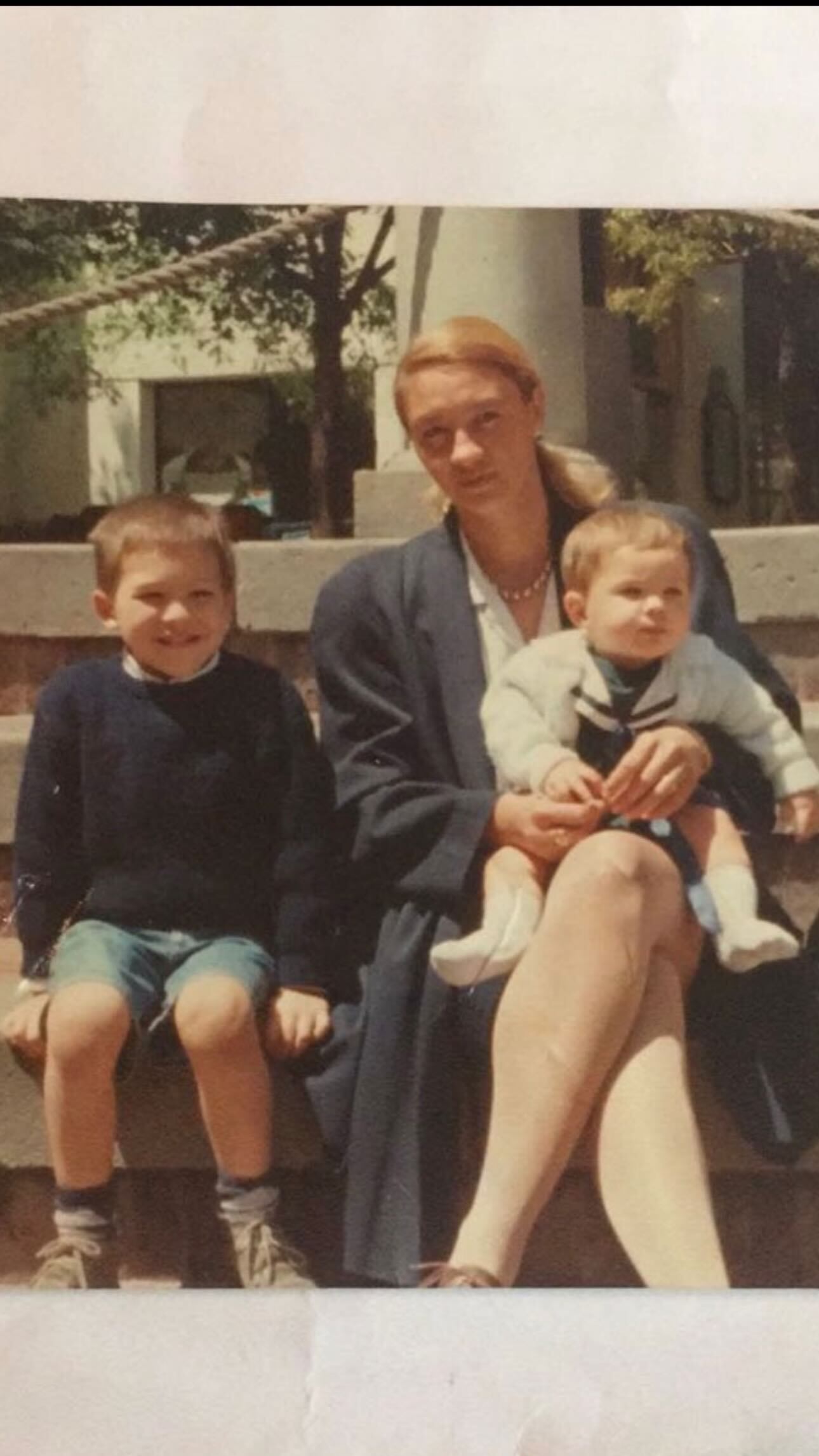 La foto retro que compartió La China con su mamá y su hermano
