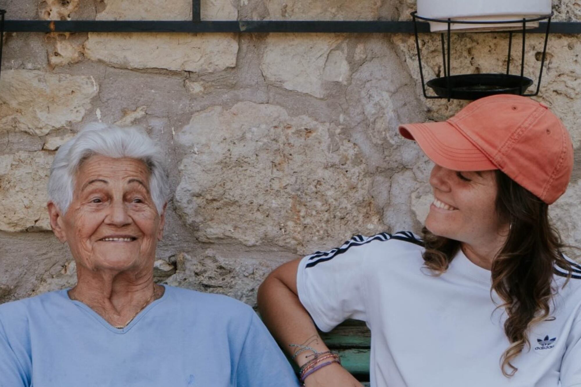 Vivió en 17 casas y a los 94 años su nieta escribió su historia: “Lo importante fue el tiempo juntas”