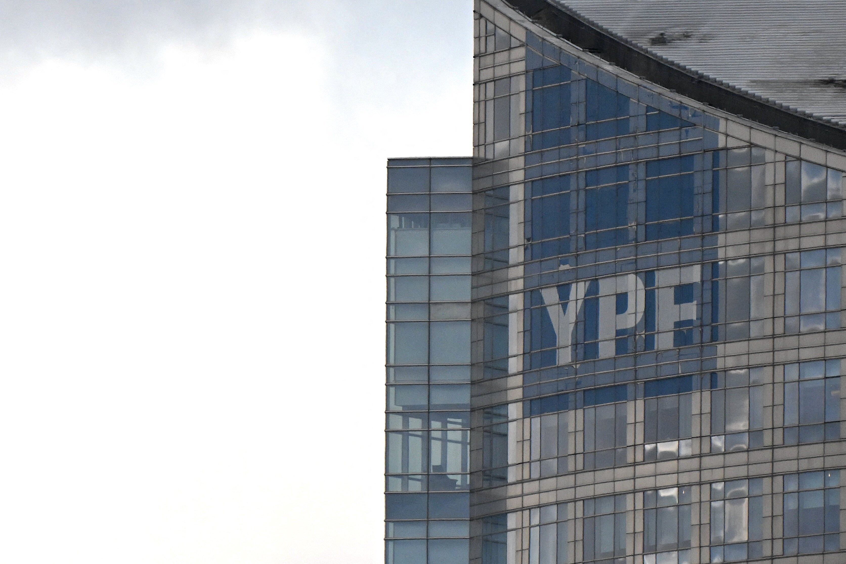 La sede de YPF en Buenos Aires.