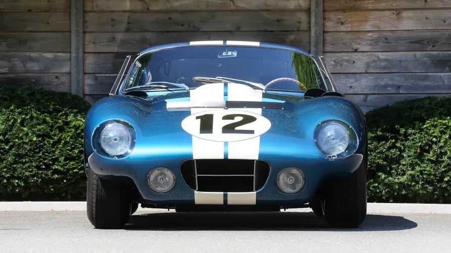 Peter Brock modificó el modelo con una carrocería cerrada de techo bajo y cola truncada (foto: Gooding Christie´s)