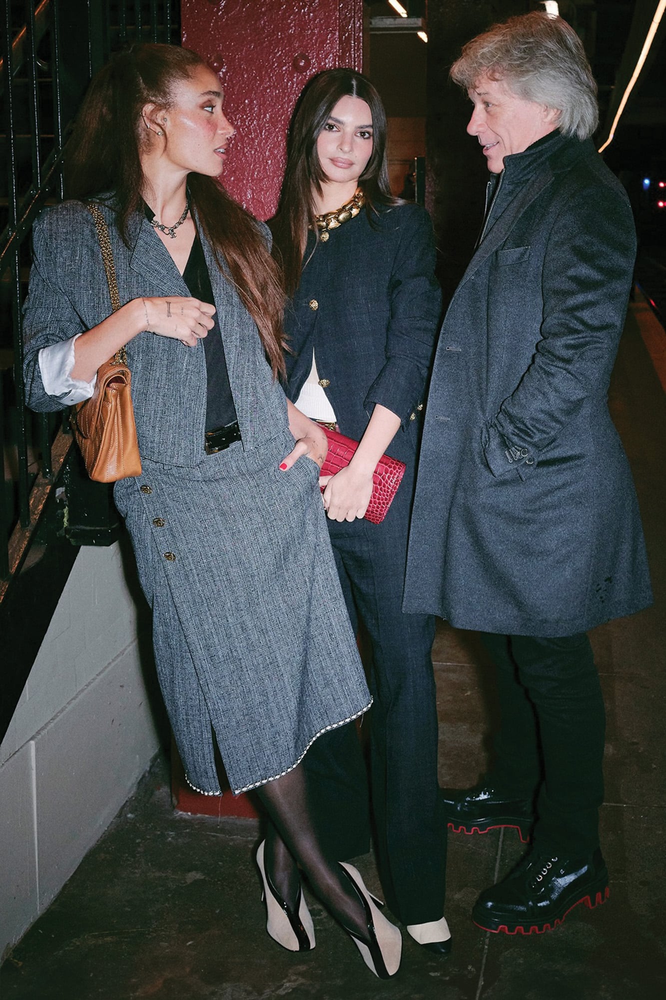 Adwoa Aboah, Emily Ratajtowski y Jon Bon Jovi, a pura charla