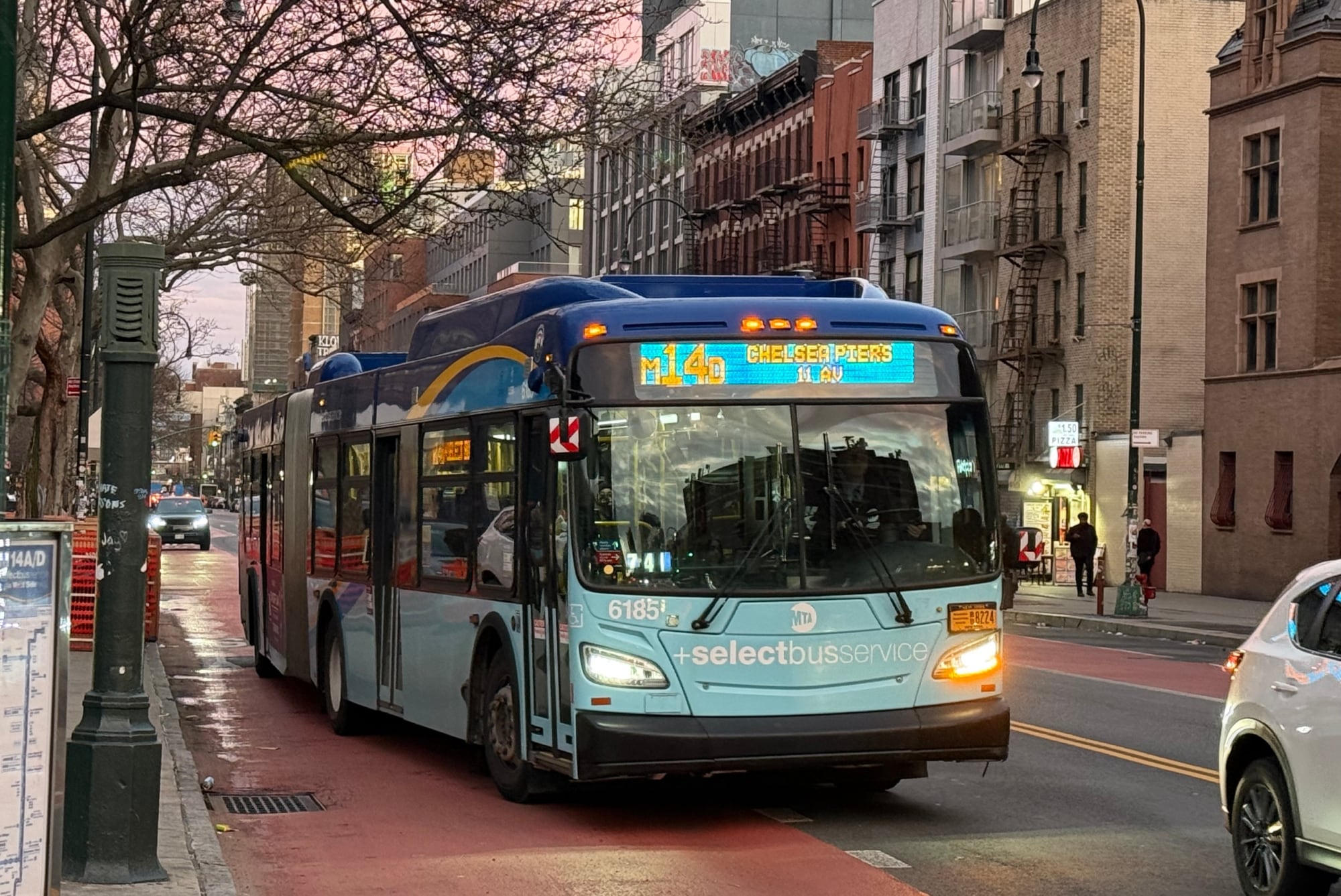 Nuevas rutas de autobús se suman al sistema de cámaras para multar a conductores que cometan infracciones en Nueva York