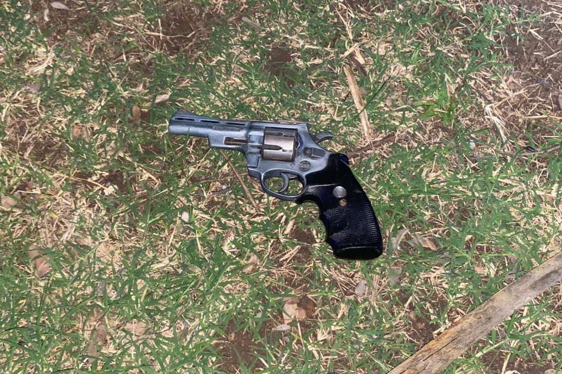 El revólver que portaba el ladrón abatido por una policía en Burzaco