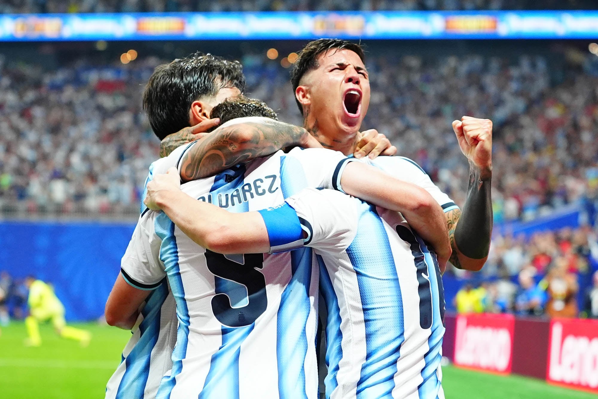El grito de Enzo Fernández, el abrazo de todos y el fervor de un país detrás