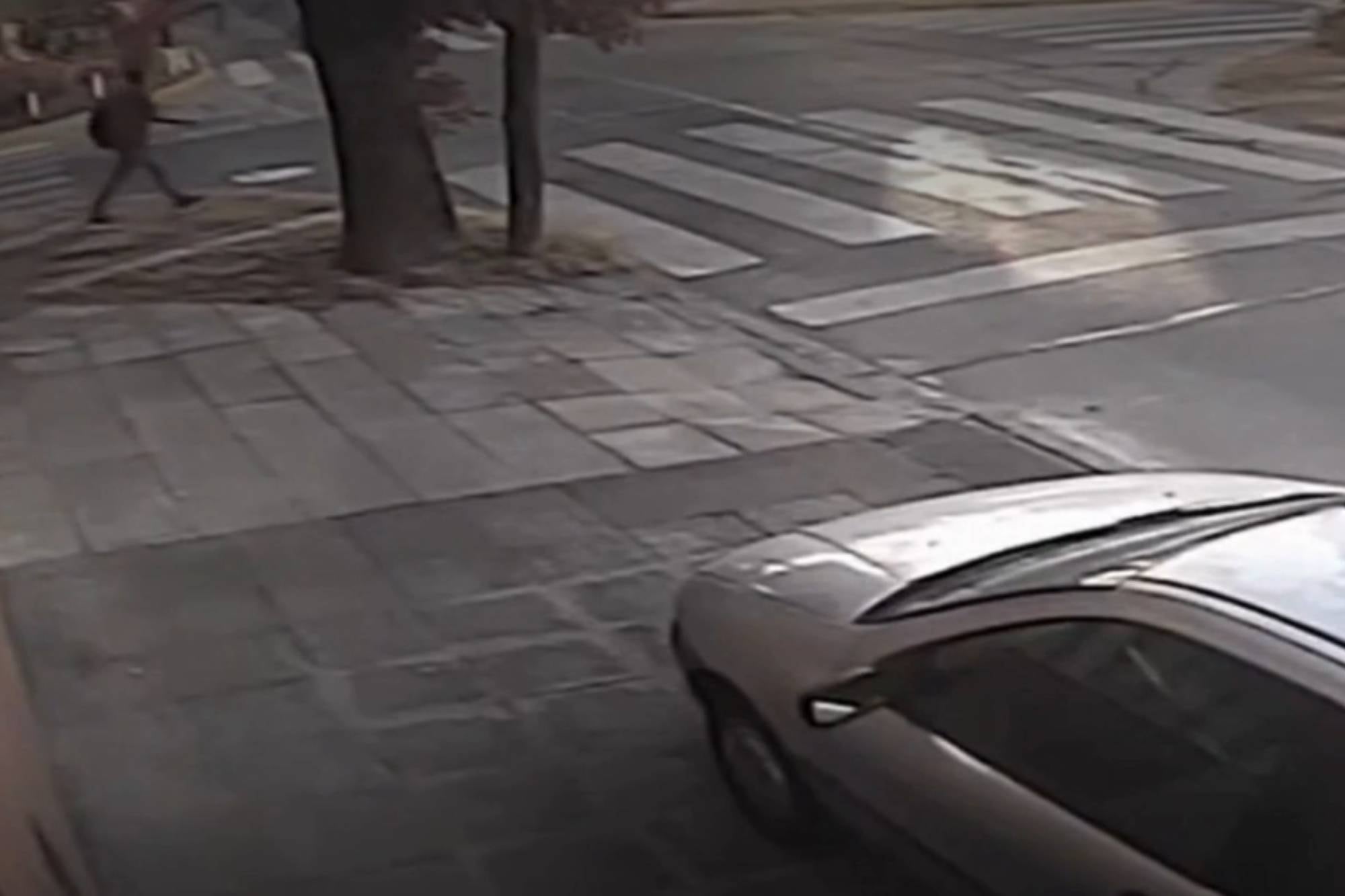 La Matanza: la policía busca a un hombre que degolló a una mujer en la calle