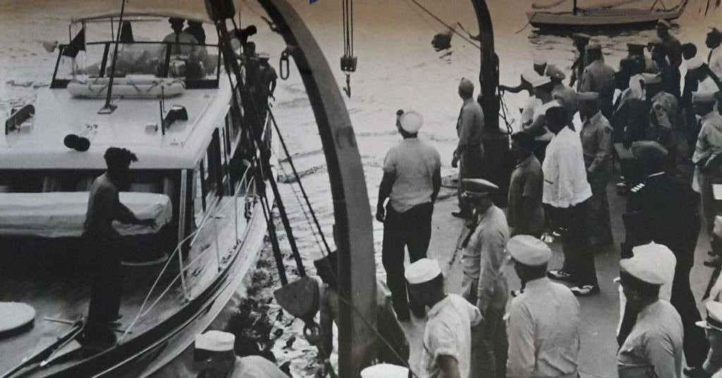 Tareas de rescate de los pasajeros del vuelo 526A de Pan Am (Foto: @eladoquintimes)