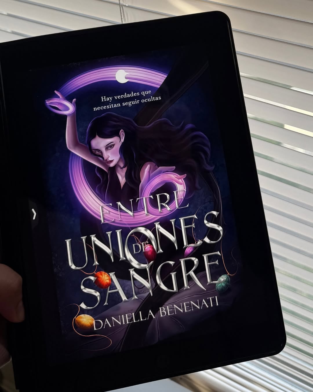 De Wattpad a las librerías: la venezolana de 23 años que emigró a EE.UU. y está por publicar su primer libro 11 Daniella Benenati culminó Entre Uniones de Sangre en tres meses
