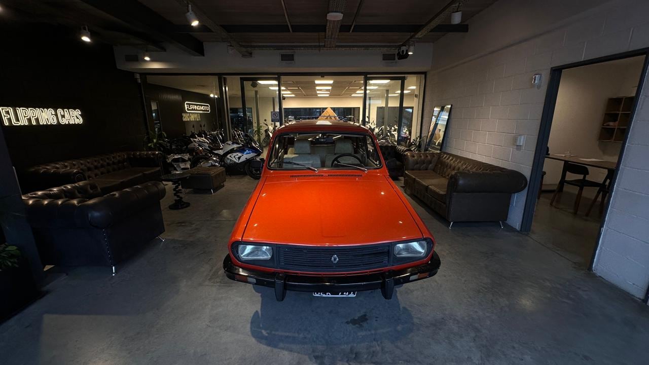 Algunos autos los compran para repararlos y luego venderlos
