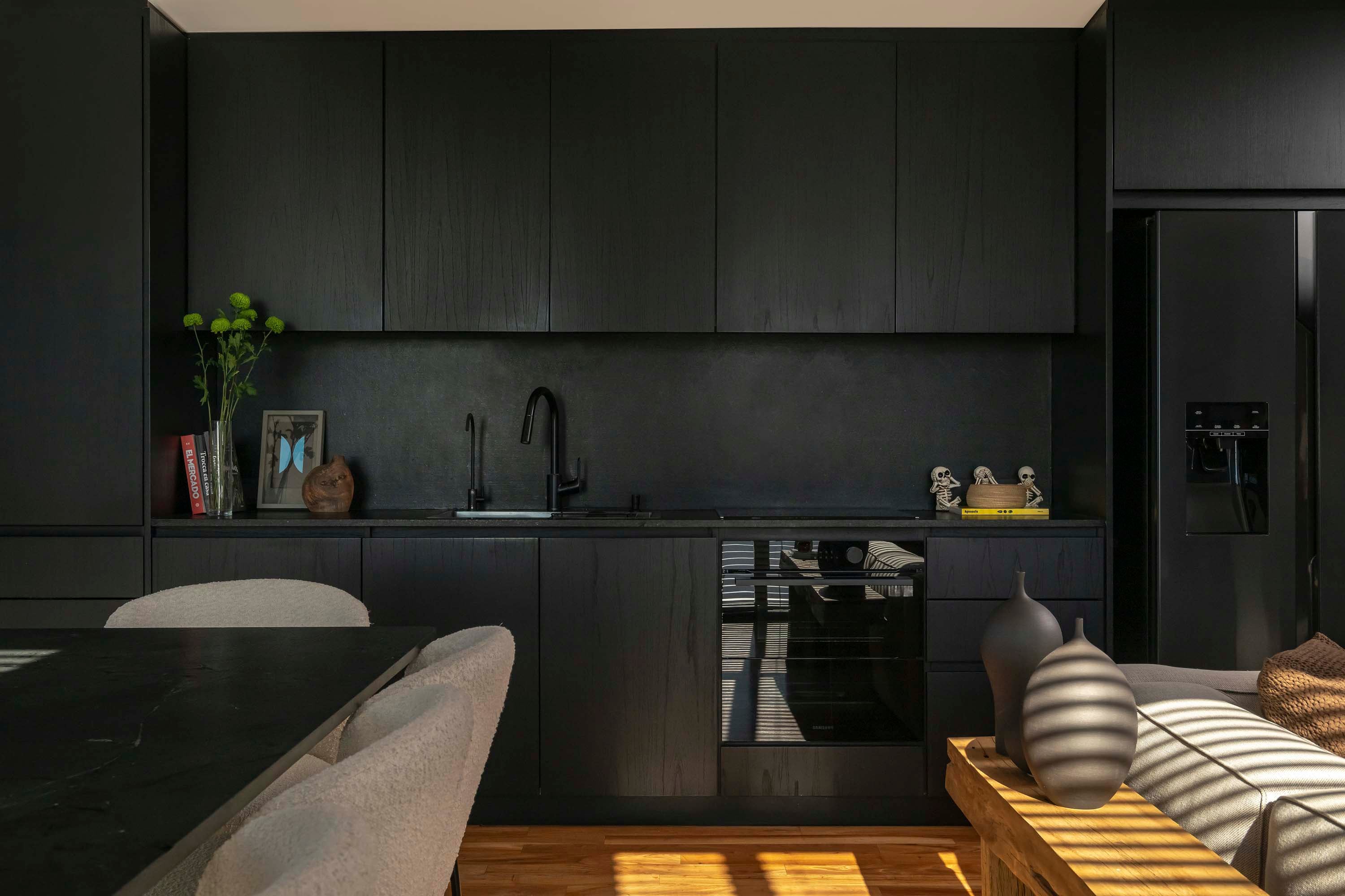 Mueble de cocina (diseño del estudio y fabricación de Carpintería P&P).