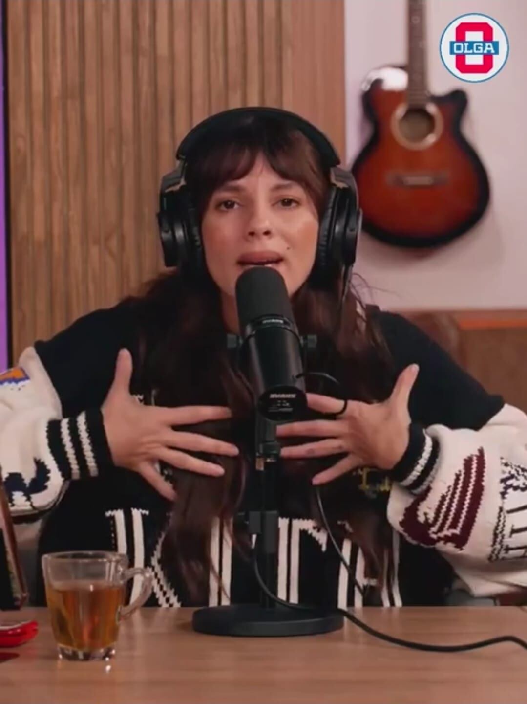 Accardi tres veces se señala con las manos en los hombros para reconocer que tuvo la culpa