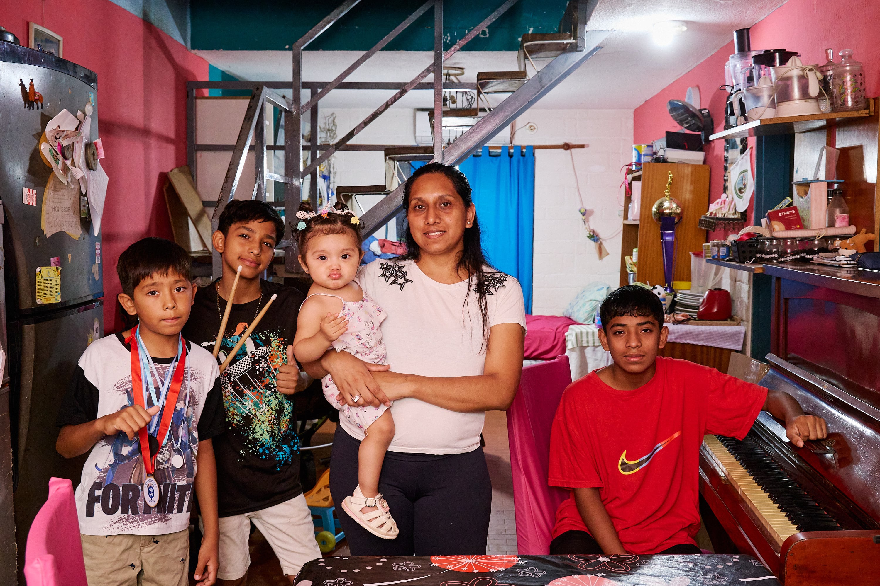 “En casa tengo un pianista, un futbolista y un regatista”: trabaja desde los 12 años y busca un empleo estable para que sus hijos cumplan sus sueños