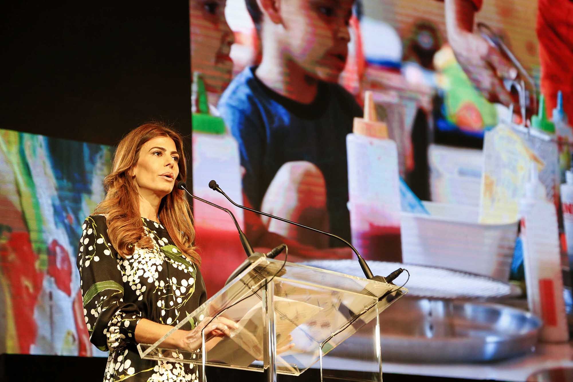 Awada presentó proyecto que une arte e infancia a acompañantes de líderes del G20 en el Malba