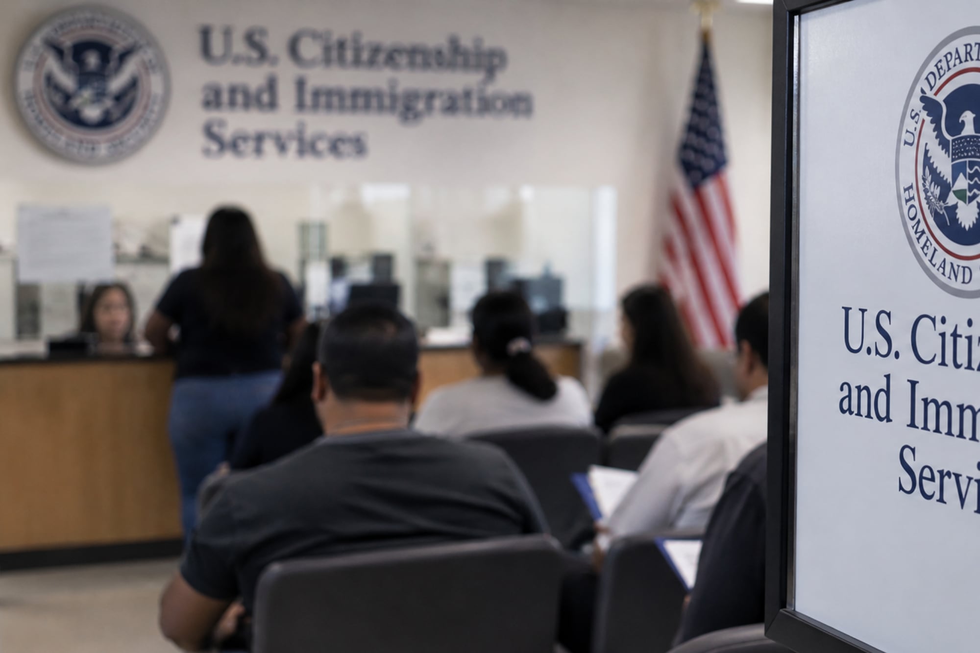El Uscis proyecta una brecha de US$636 millones entre ingresos y desembolsos vinculados al N-400