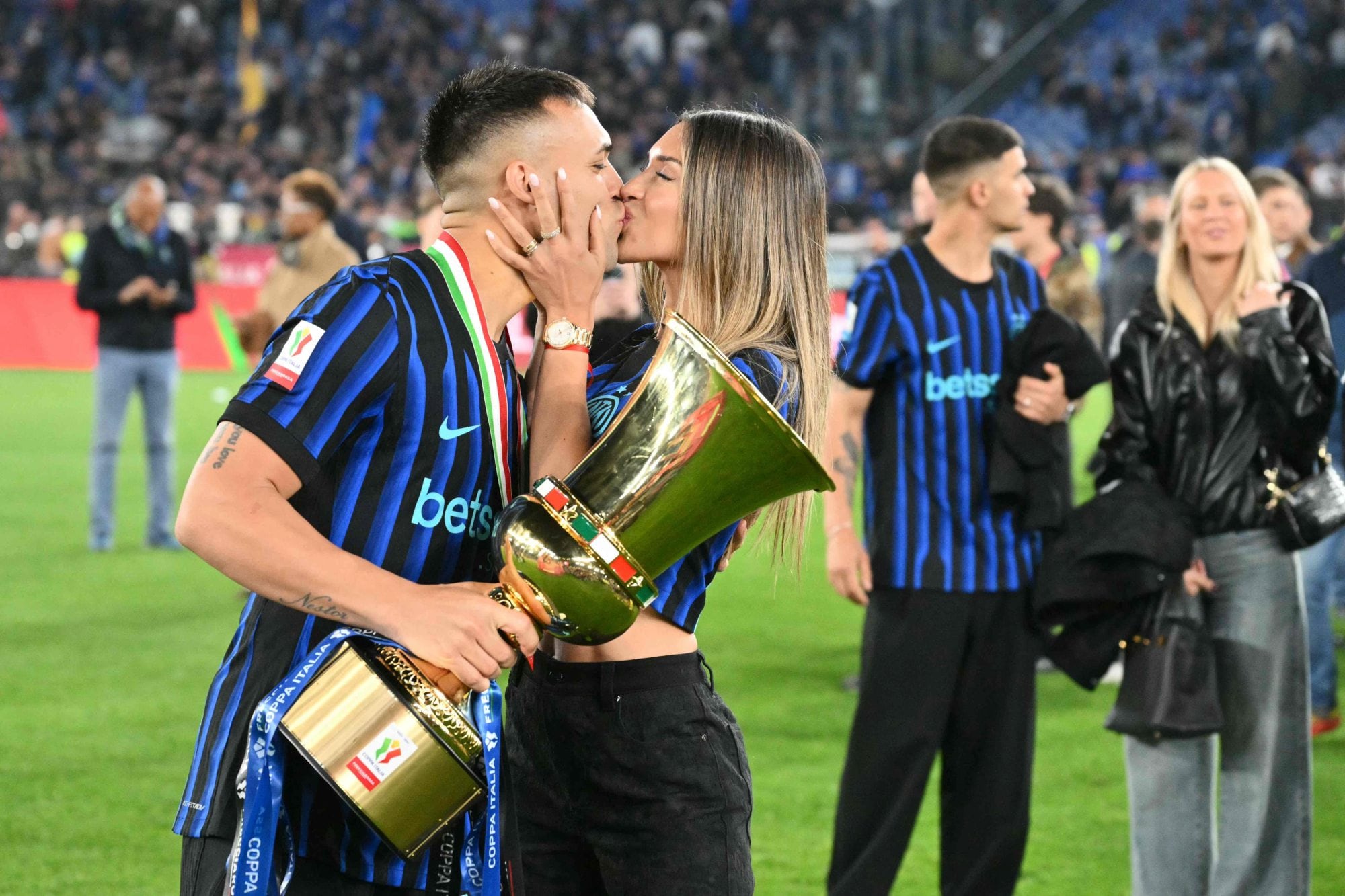 Agustina Gandolfo está casada con Lautaro Martínez y tiene dos hijos: Nina y Theo (Photo by Alberto PIZZOLI / AFP)