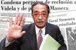 Vida y legado de Julio César Strassera, el hombre gris que gritó justicia