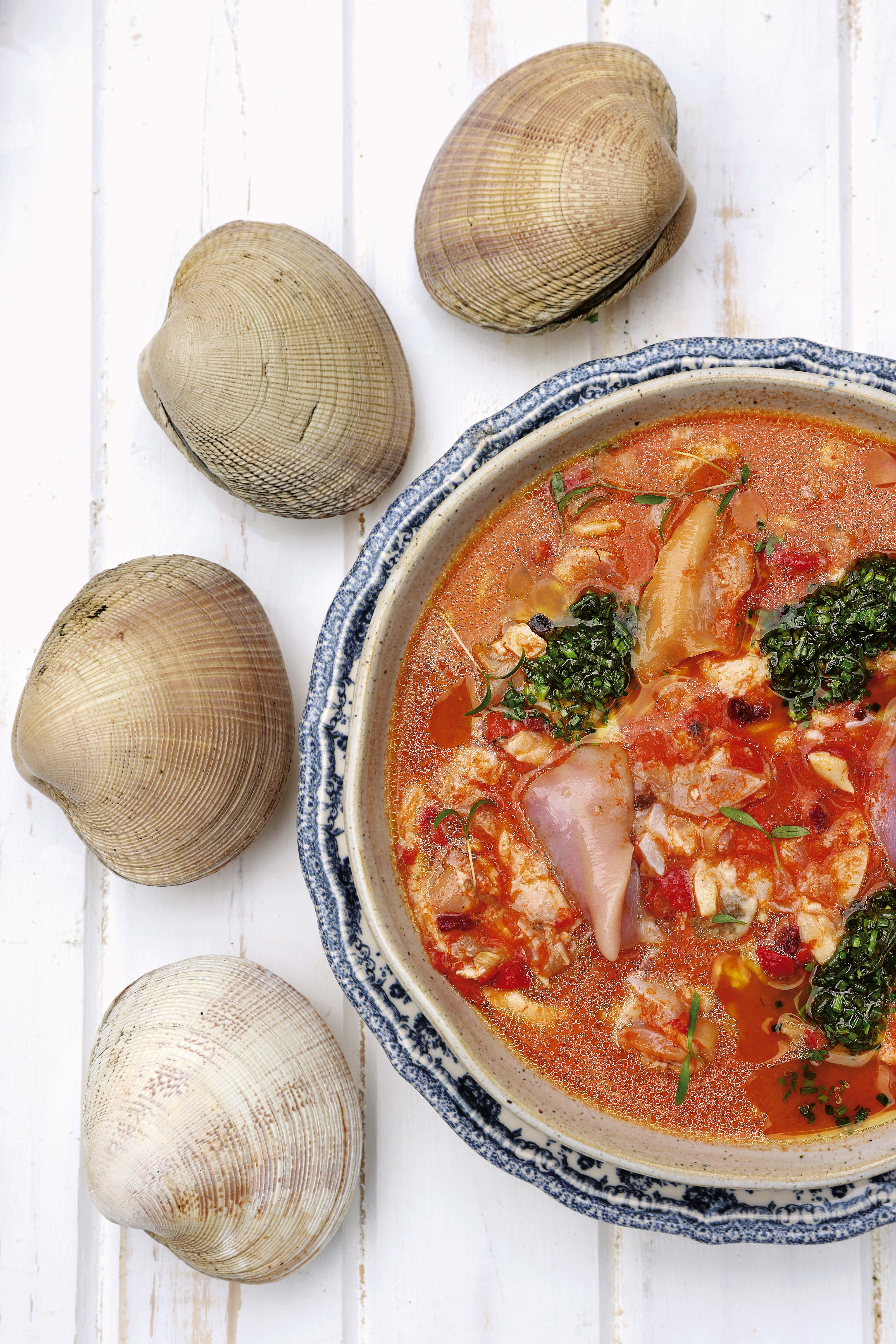 Plato de almejas y piures