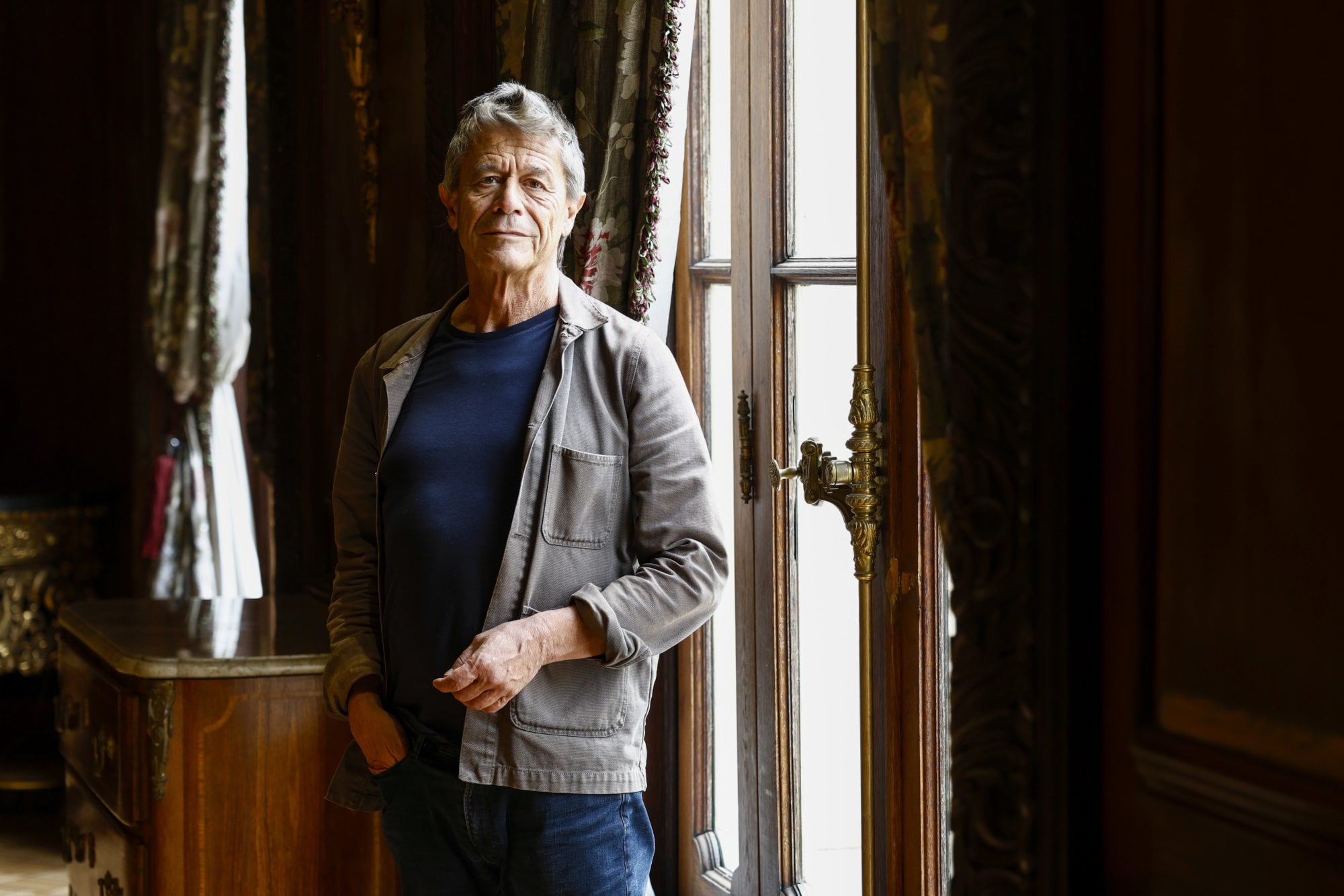 Emmanuel Carrère en la Embajada Francesa; el escritor es una de las grandes figuras invitadas al Filba Internacional