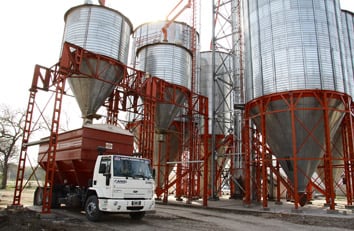 El feedlot, propiedad de Vicentin, forma parte del circuito que la empresa busca reactivar junto con la planta de bioetanol de Avellaneda y el frigorífico Friar