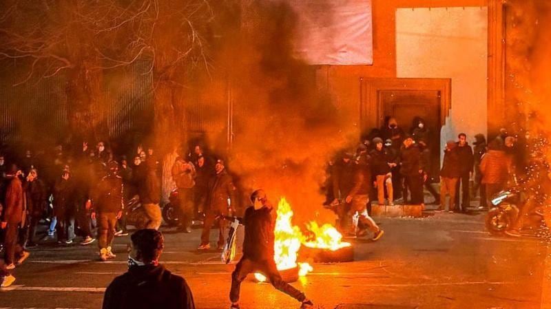 Qué se sabe de las protestas en Irán: hoy se reúne la ONU mientras reabren el espacio aéreo