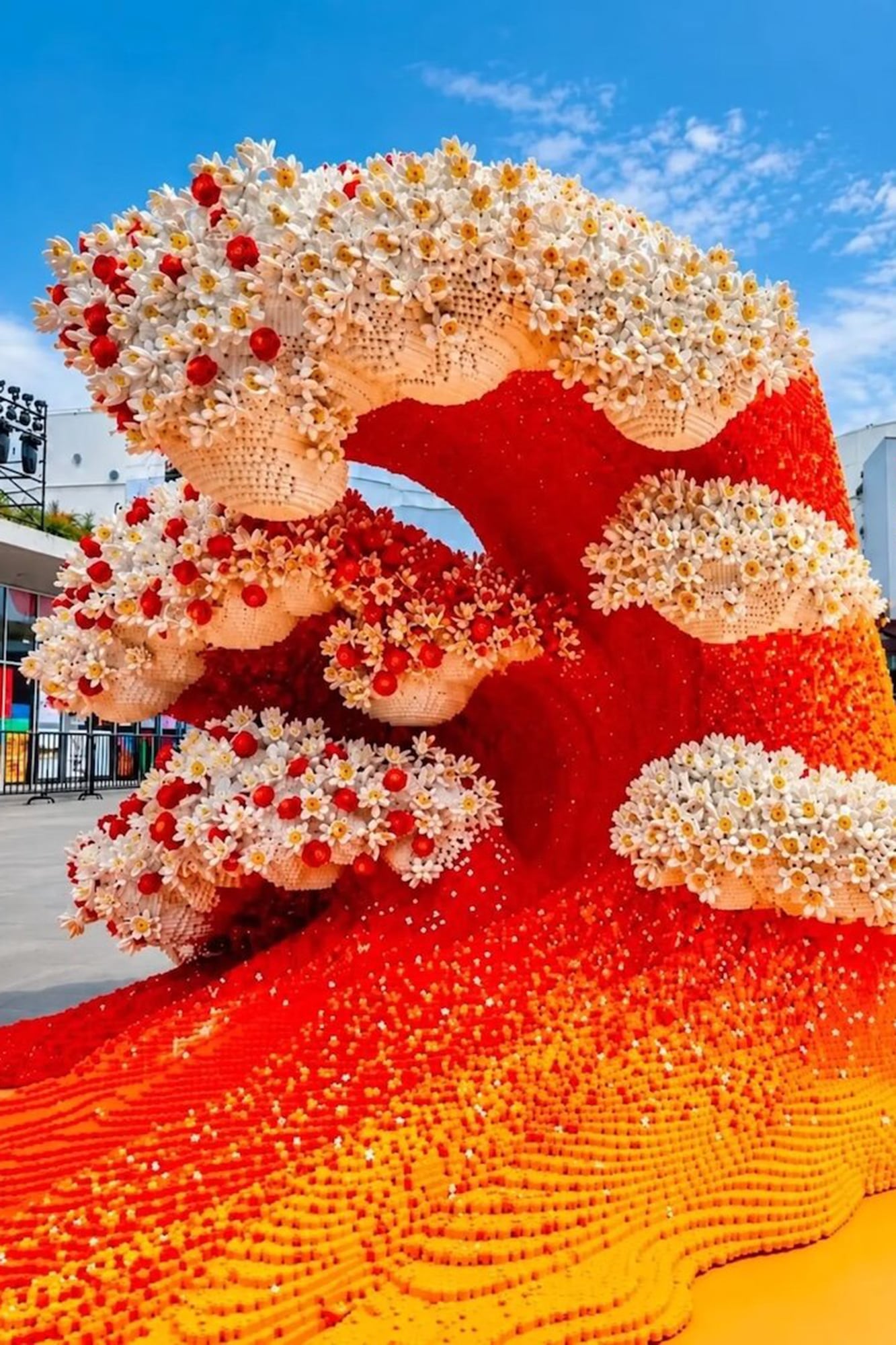 La exhibición invita a explorar la pasión por el lego y poner manos a la obra a la creatividad