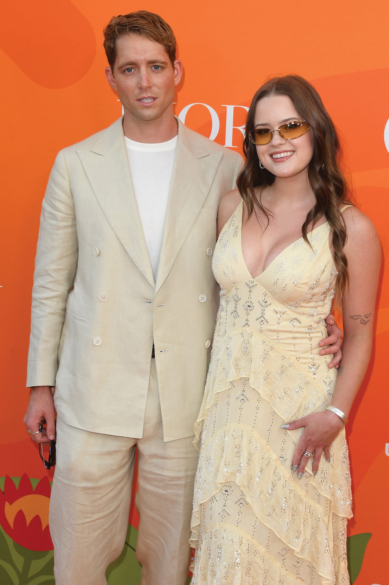 Junto a su novio, el músico Dakota
Brubaker