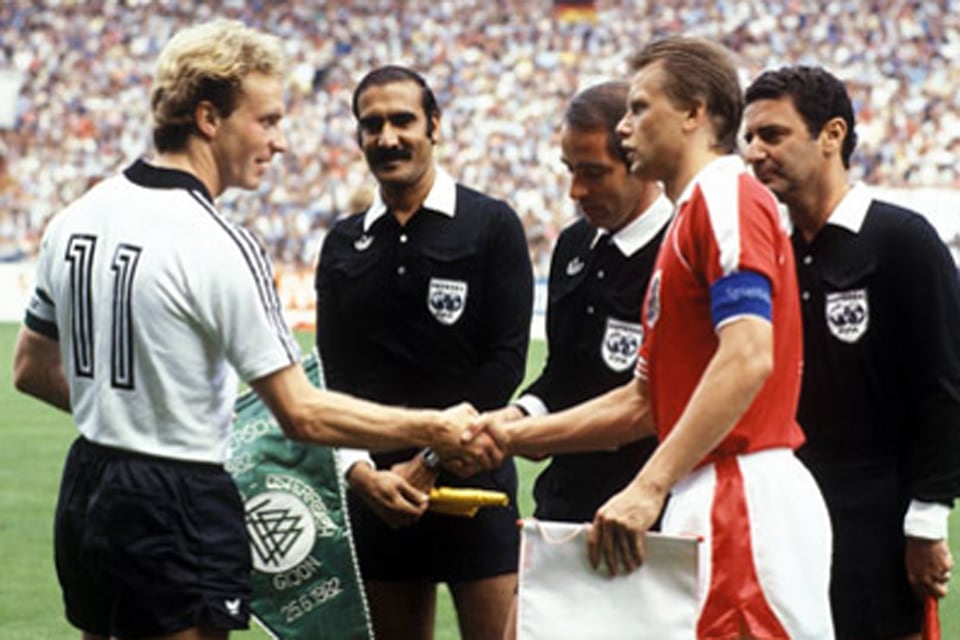 El día que Alemania Occidental y Austria arreglaron un partido del Mundial para eliminar a Argelia