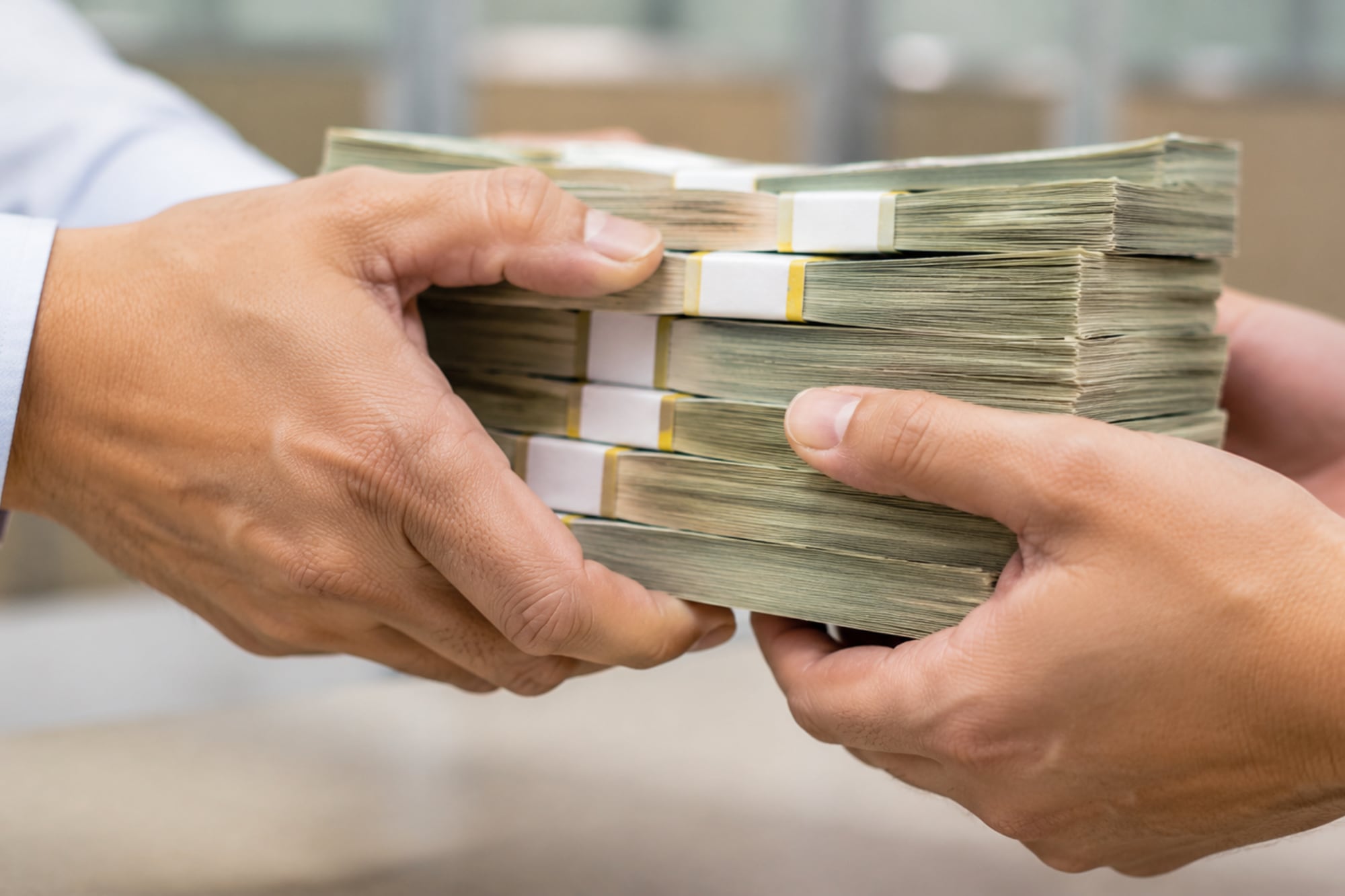 La ciudad de California donde los funcionarios ganan más que el alcalde: hasta más de US$900 mil anuales