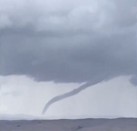 El tornado tenía una velocidad máxima de viento de 80 mph y un ancho de 80 yardas