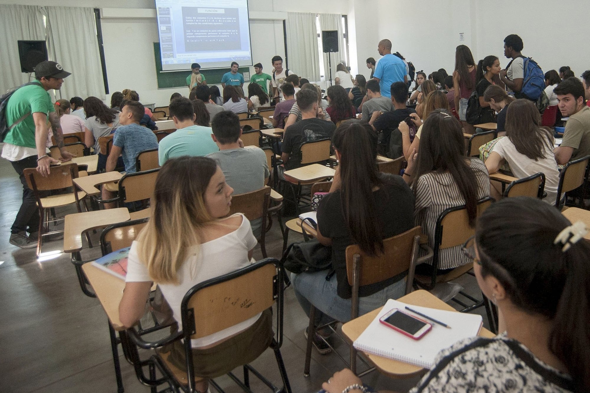 La mayoría de los consultados prefiere estrategias de acompañamiento antes que decisiones de repetición de grado