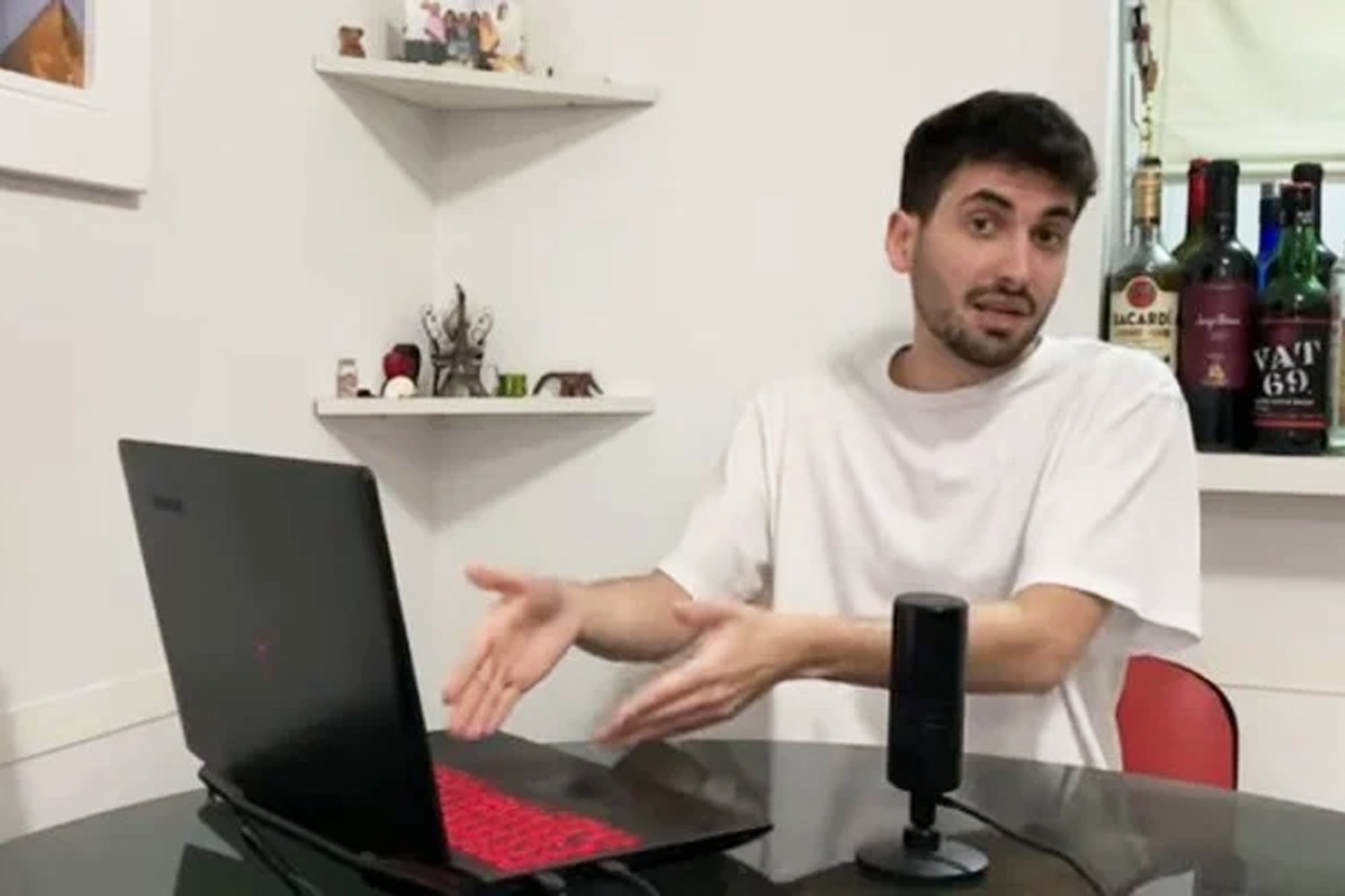 Matías Bottero es el conductor del ciclo de entrevistas