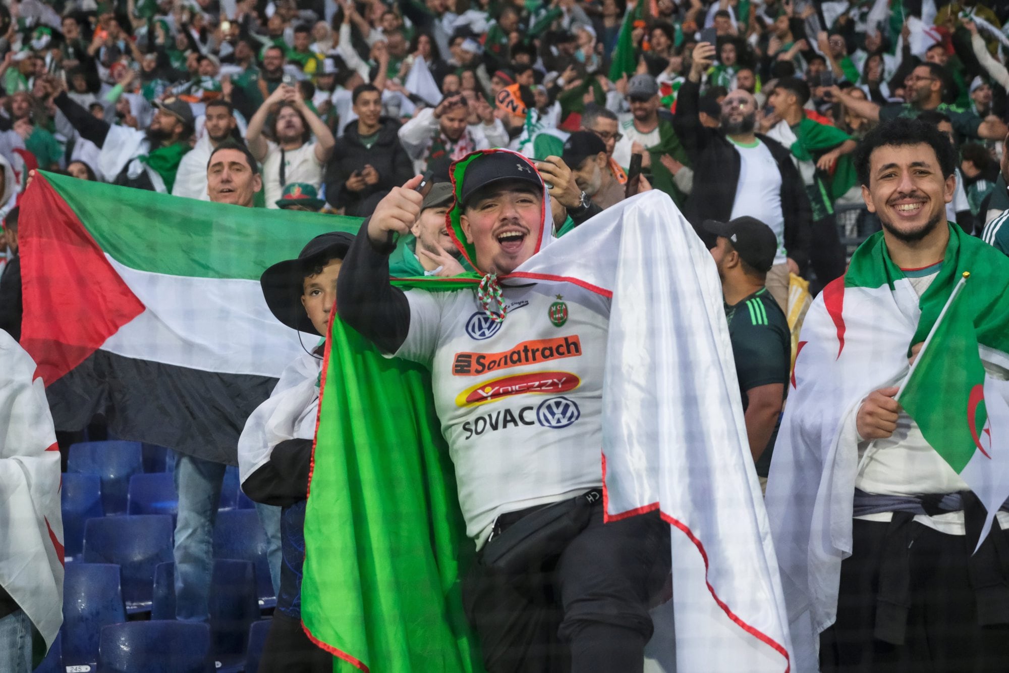 Algeria's fans cheer their team ahead of the international friendly soccer match between Netherlands and Algeria in Rotterdam, Netherlands, Wednesday, June 3, 2026. (AP Photo/ Patrick Post)