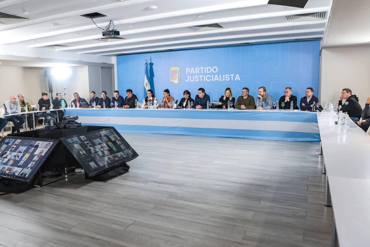 Intendentes reunidos en el PJ este sábado