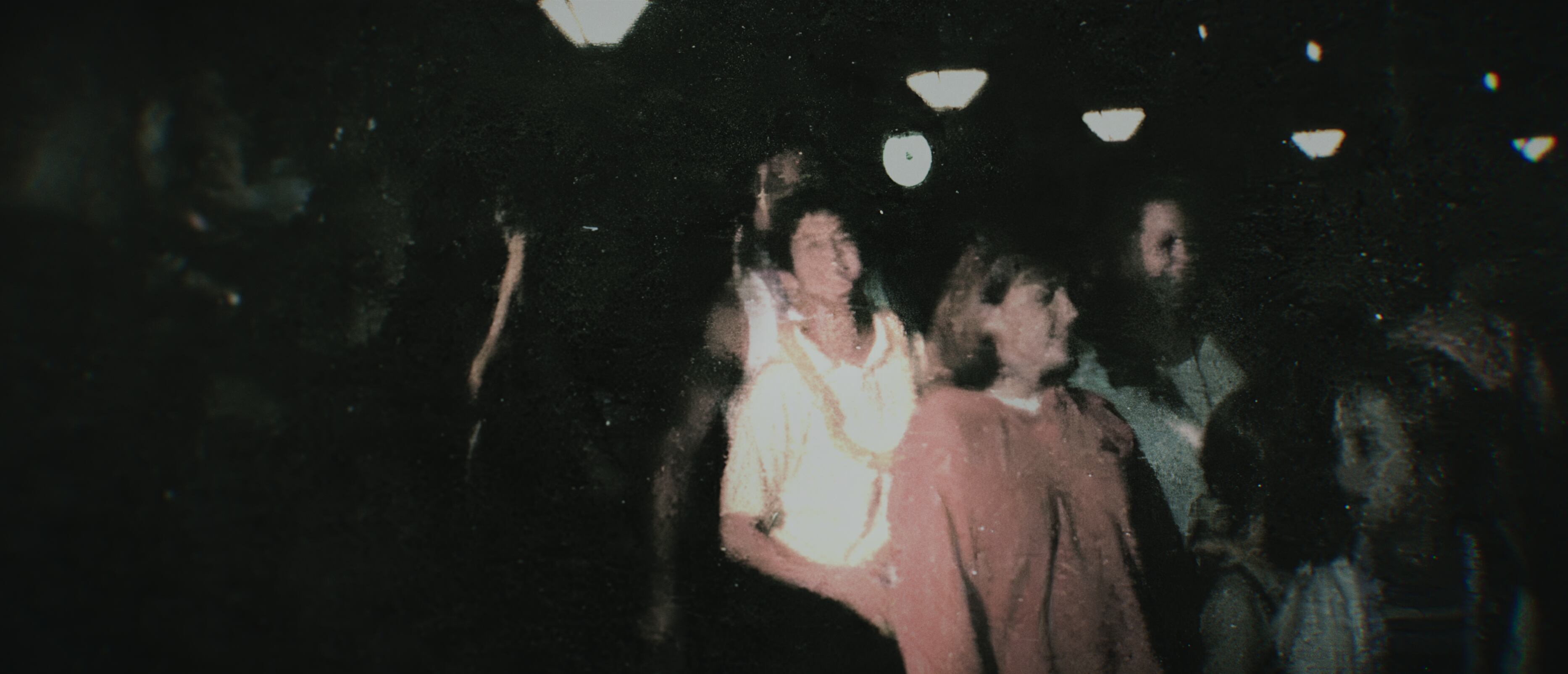 Imágenes de videos que muestran la última noche de Amy Lynn en el crucero