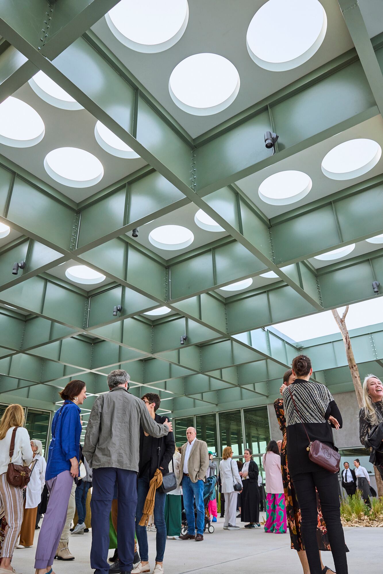 El techo con sus claraboyas que son el símbolo de Malba Puertos