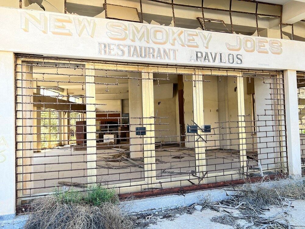 Cuando los habitantes se escaparon de sus casas y comercios, todo quedó intacto. Solo el paso del tiempo se encargó de borrar parte de sus marcas