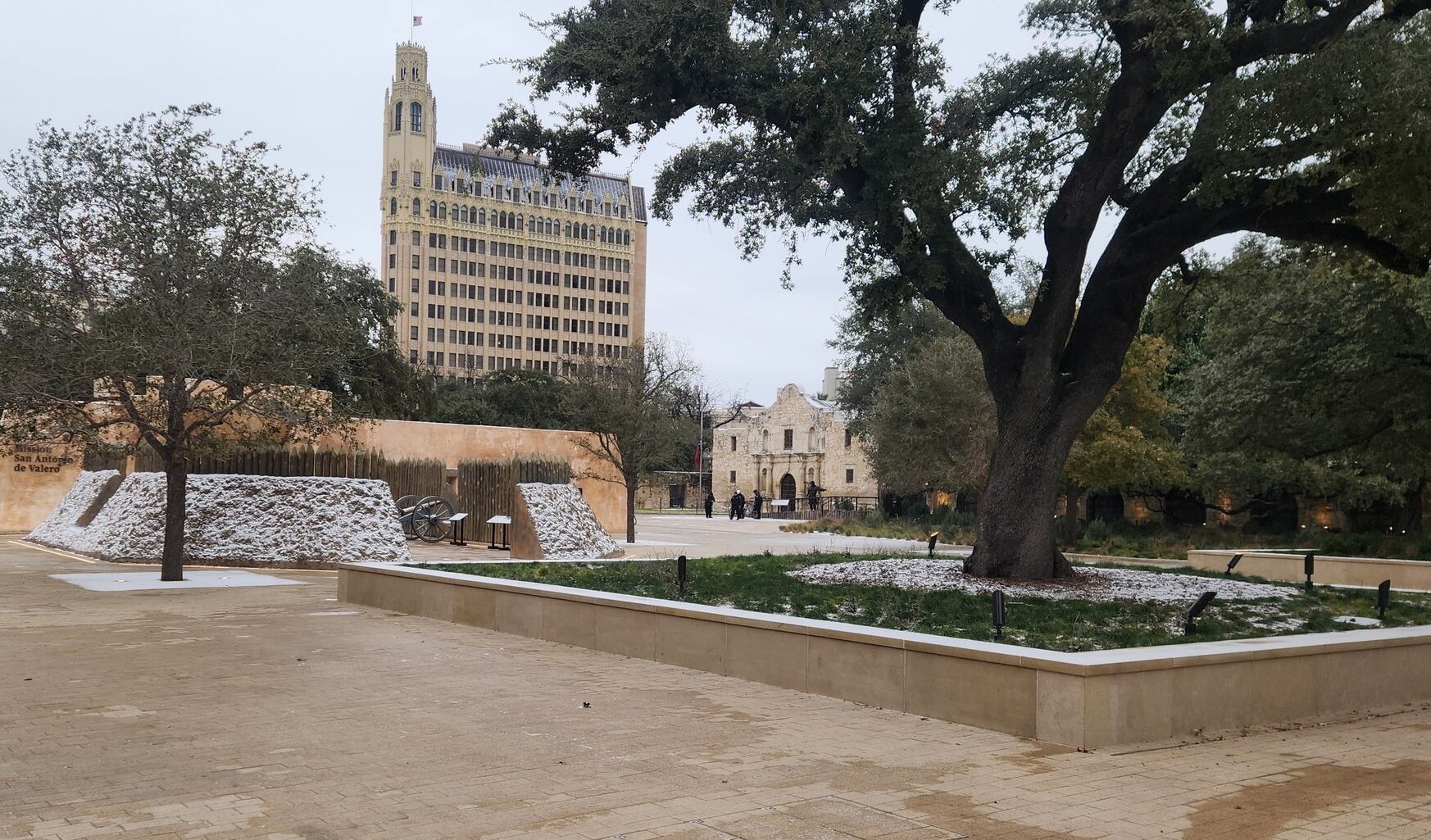 El Sendero Bicentenario se establece como una red de caminos para peatones y bicicletas que conecta el Álamo con el Capitolio Estatal