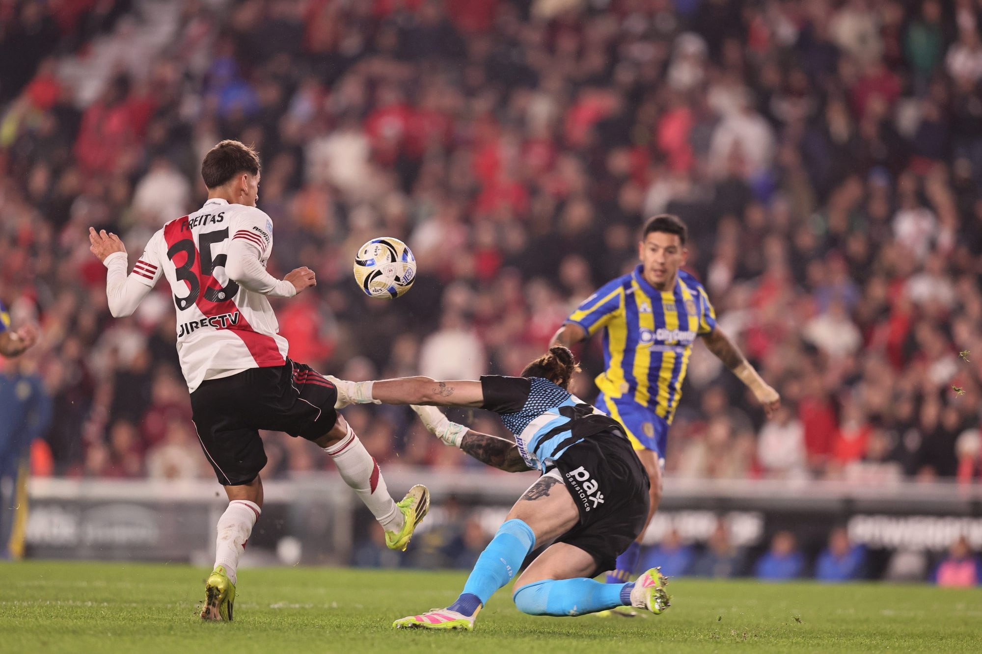 Nicolás Ramírez, el árbitro de River vs. Rosario Central: el VAR, dos penales y todas las polémicas