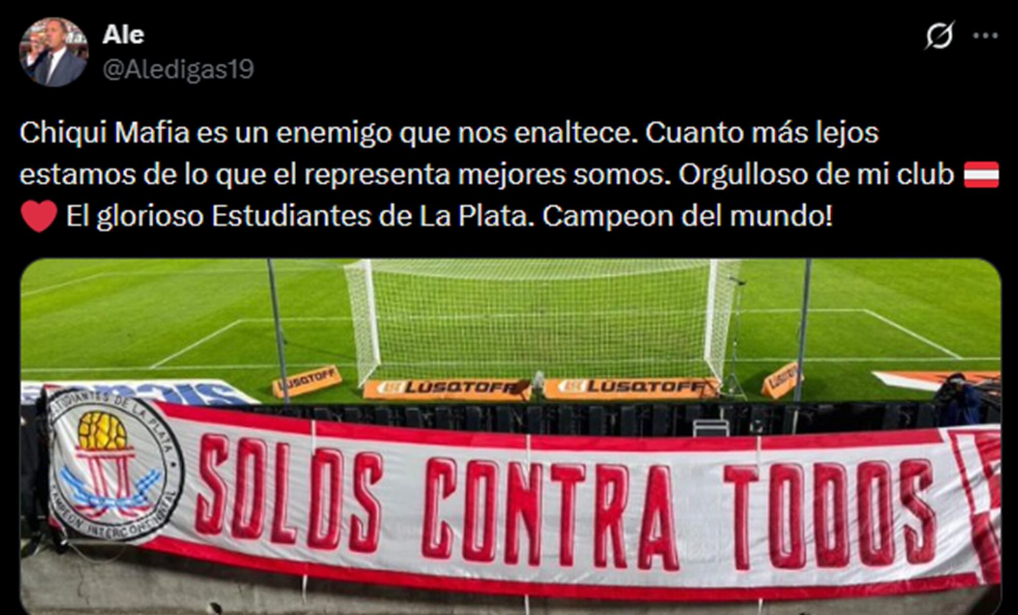 Algunos hinchas de Estudiantes celebraron que su club esté en contra de Tapia