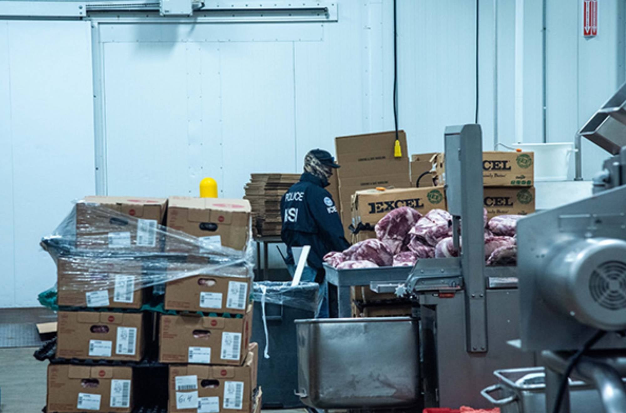 Los operativos del ICE en los lugares de trabajo se convirtieron en una prioridad para la aplicación de las leyes migratorias