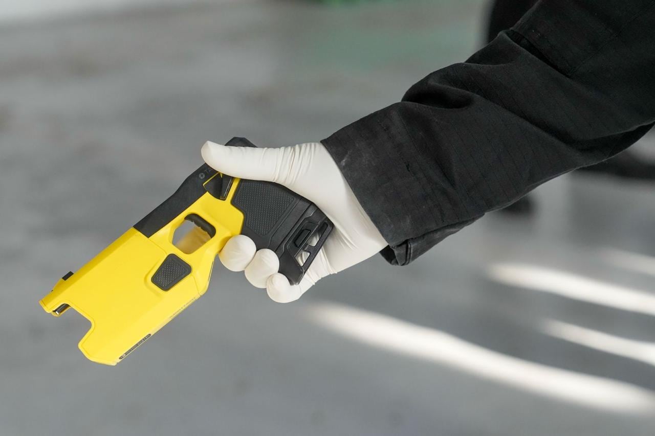 Santa Fe: un hombre se atrincheró con dos armas blancas y fue reducido con una Taser