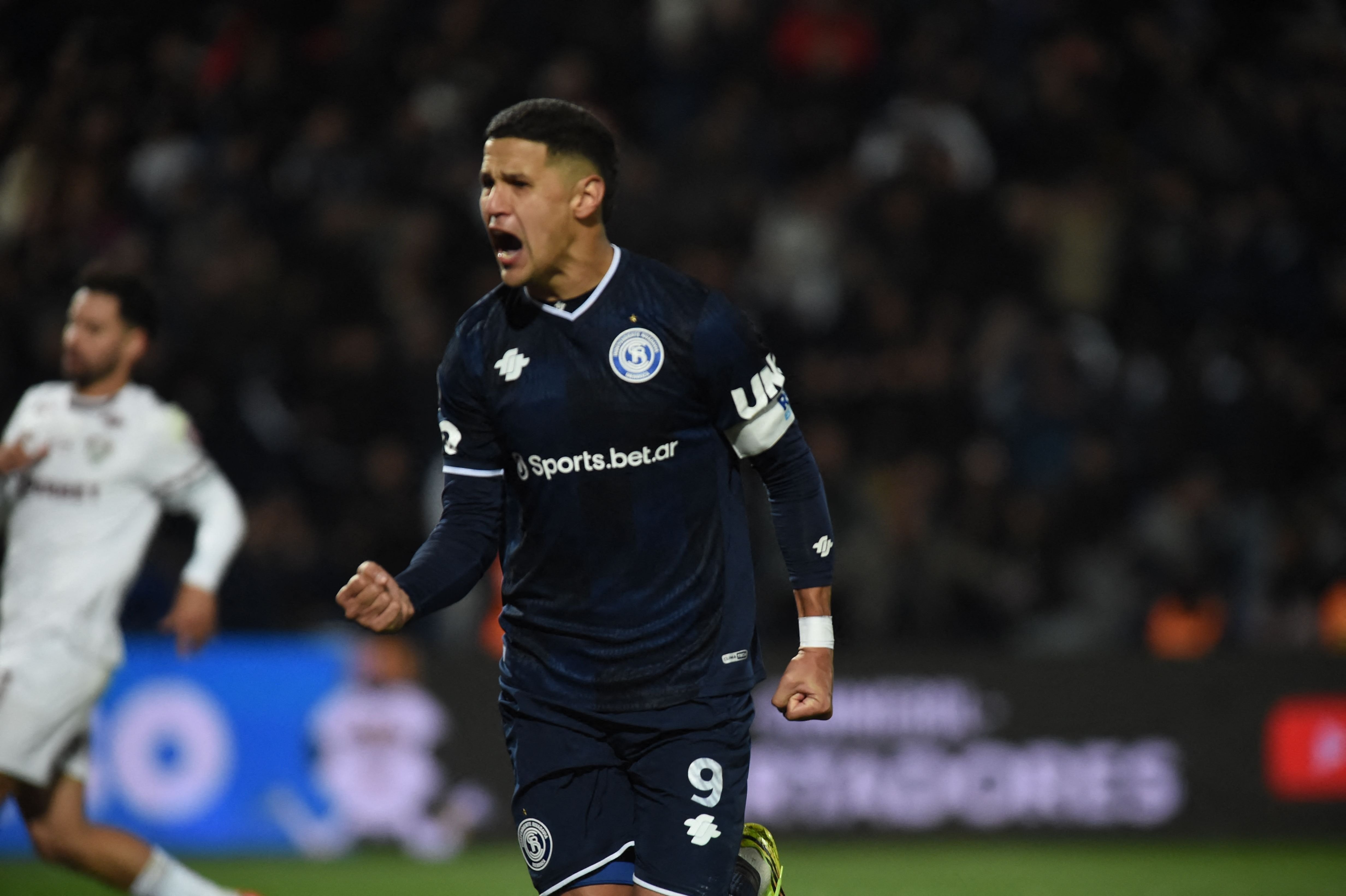 Alex Arce, goleador de Independiente Rivadavia (Photo by Andres LARROVERE / AFP)