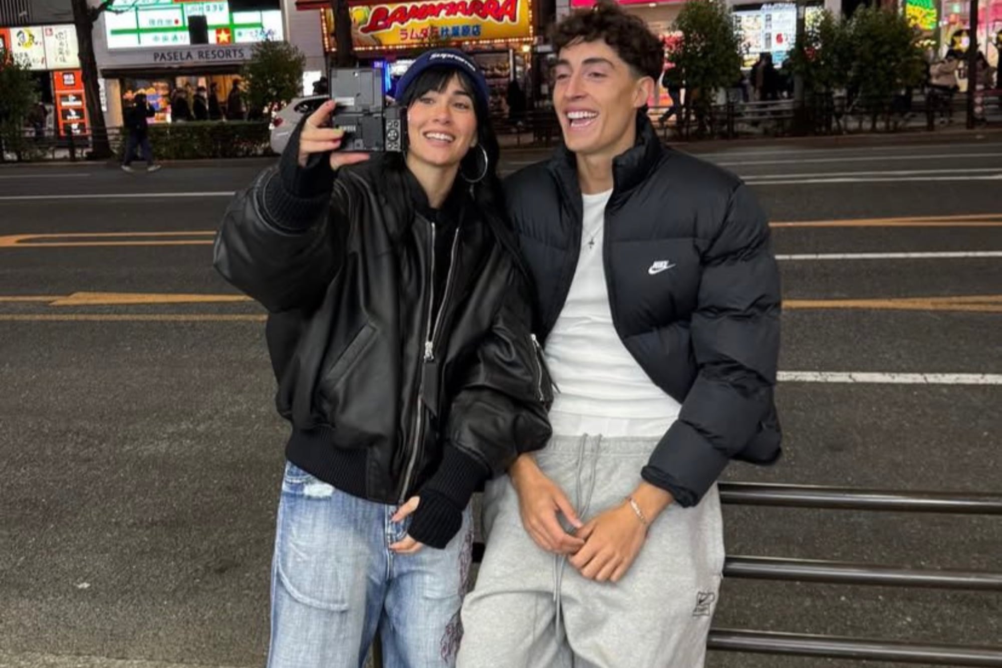 La historia de amor de Aitana y Plex: de coincidir en Japón al noviazgo en secreto