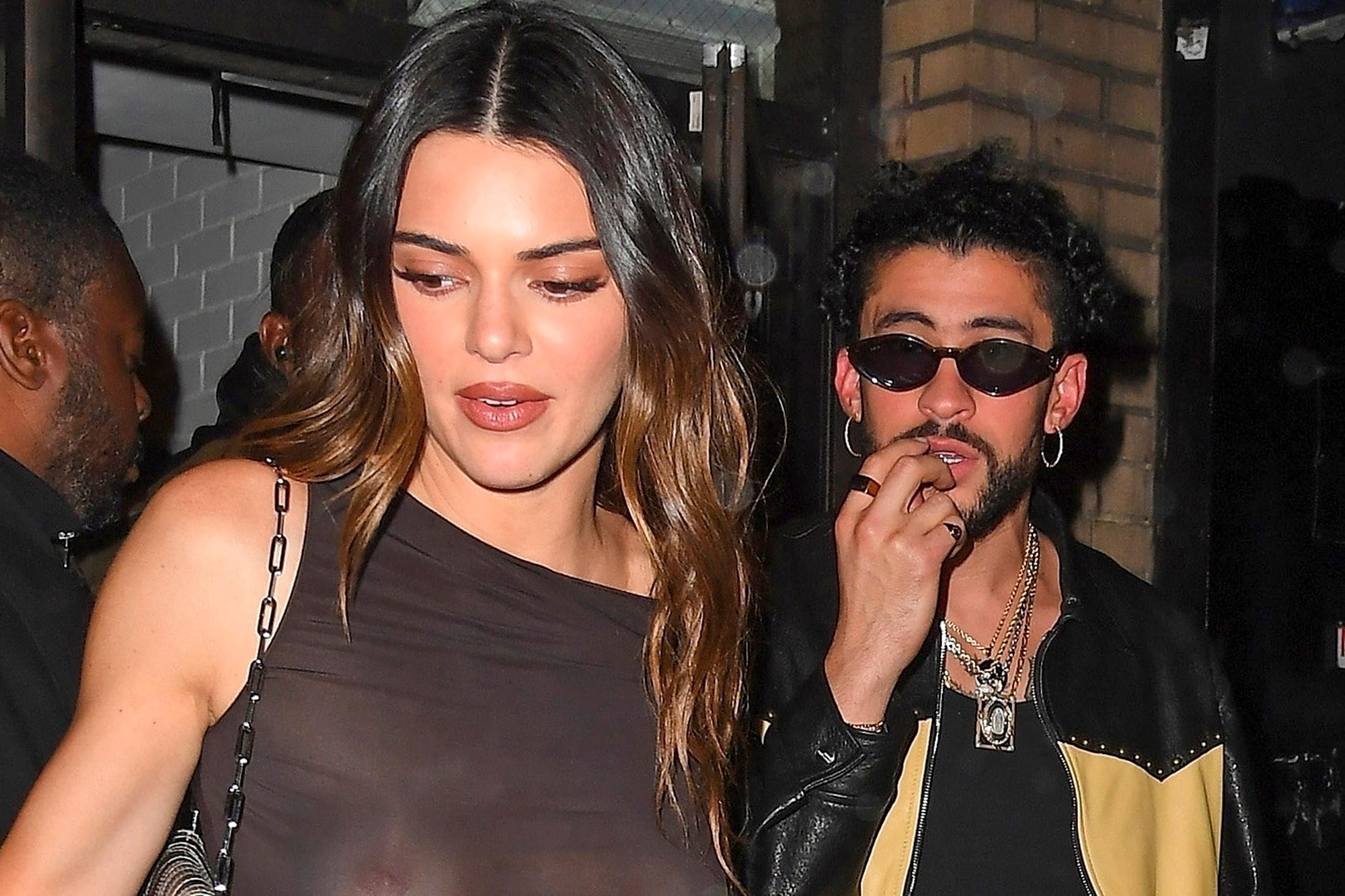 Bad Bunny y Kendall Jenner disfrutan de una cita nocturna en Nueva York, en 2023