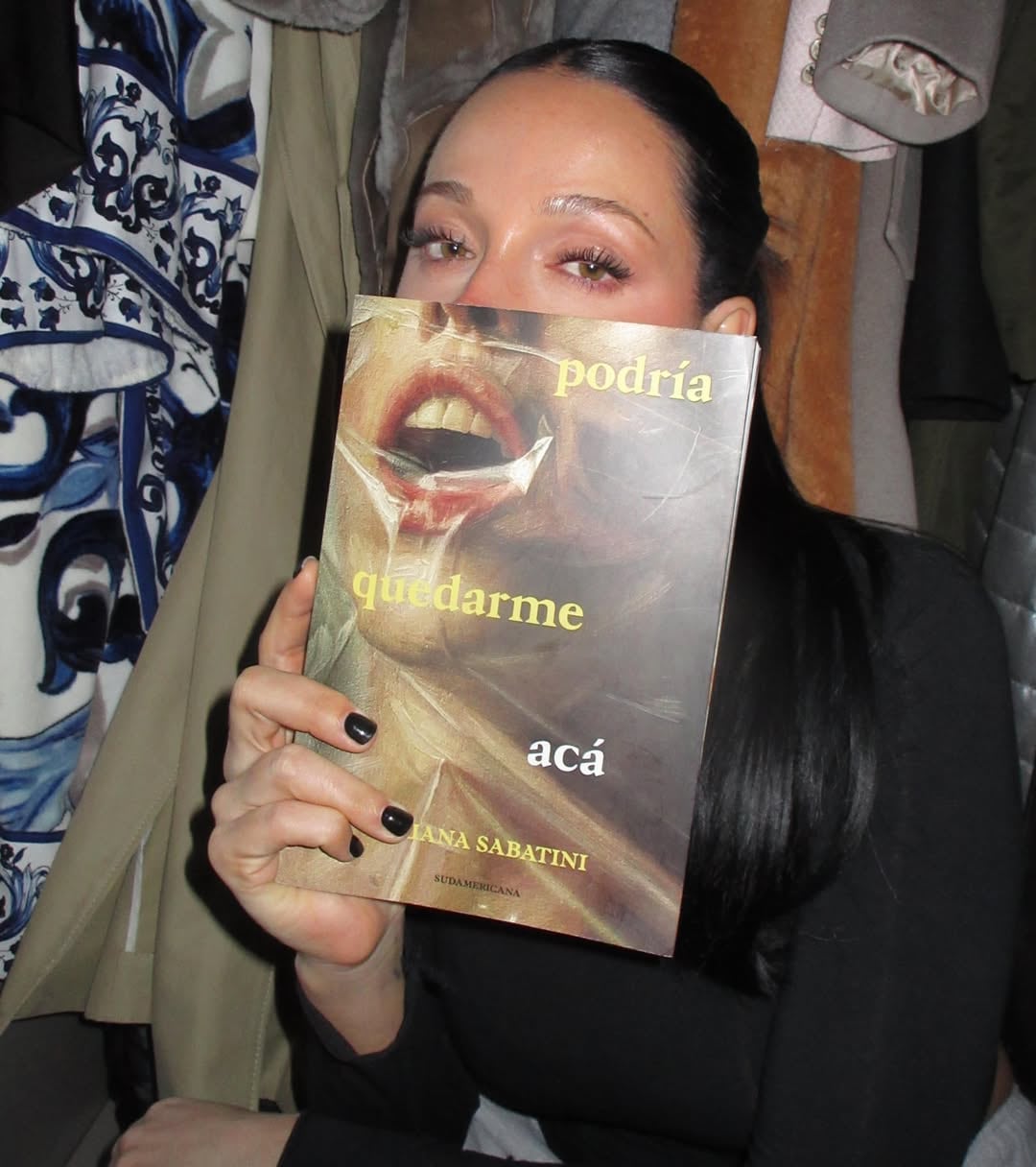Oriana Sabatini presentó Podría quedarme acá, su primera novela (Foto: Instagram @orianasabatini)