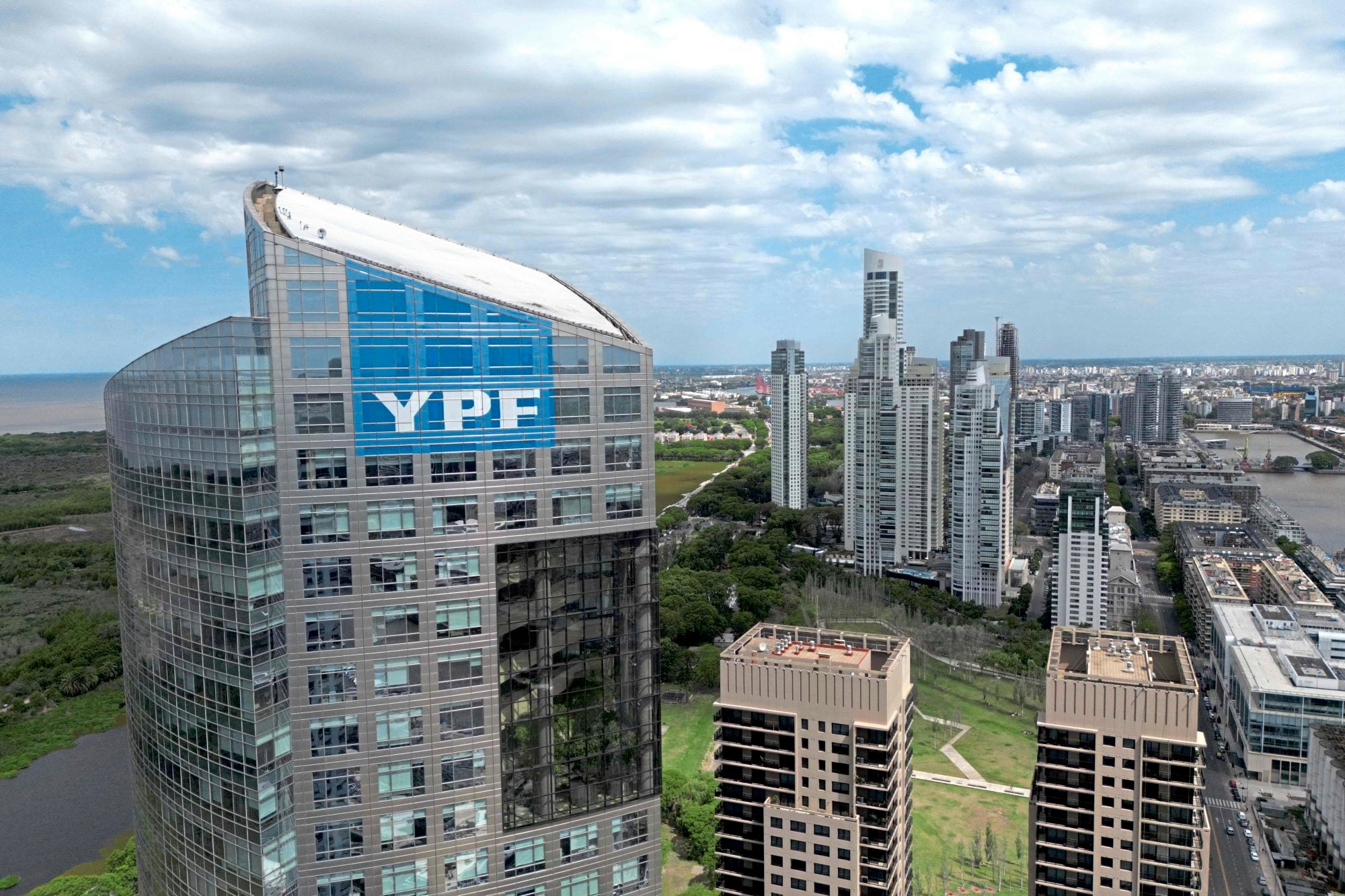 YPF decidió entrenar a sus colaboradores con la IA