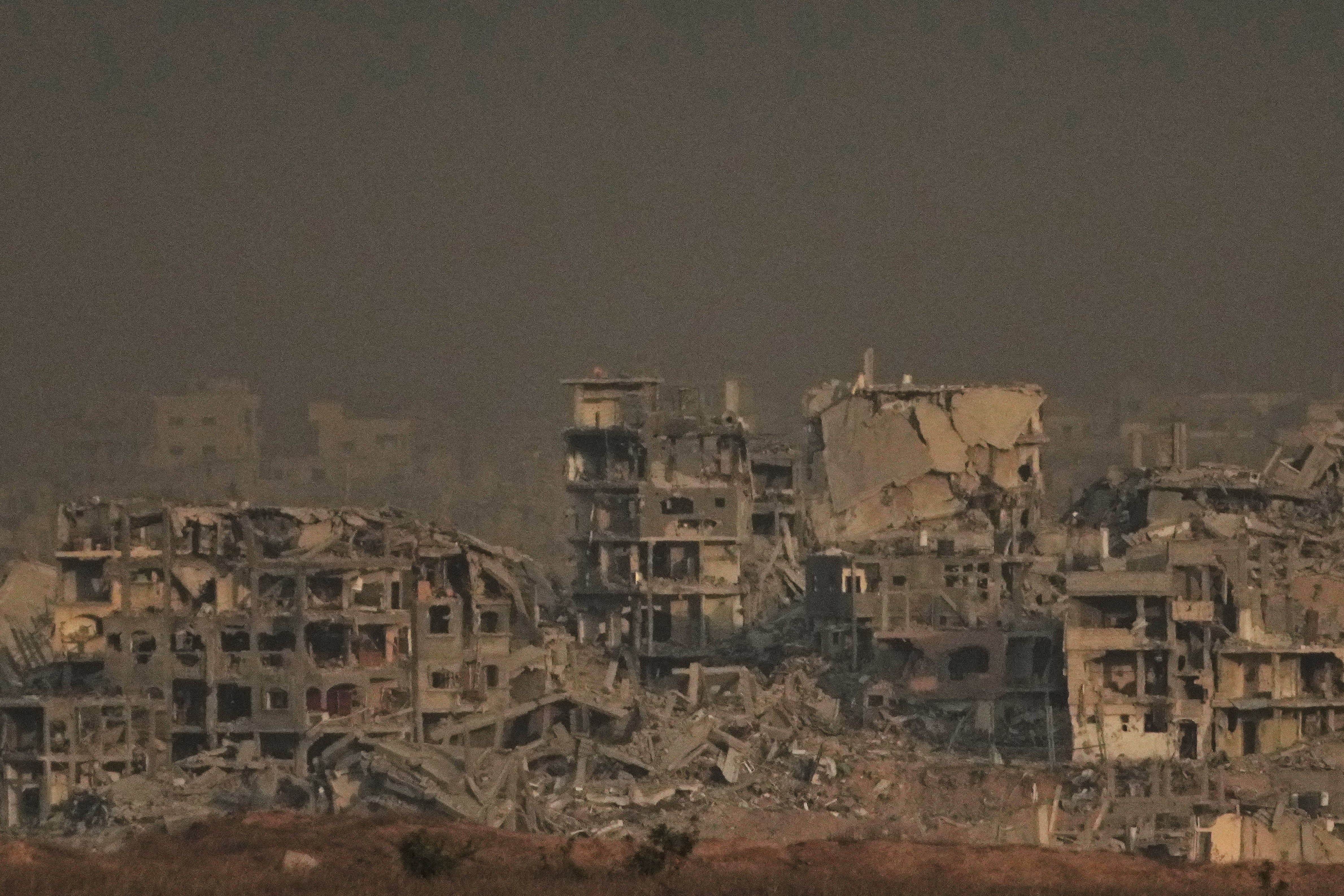 Edificios que quedaron destruidos durante la campaña militar aérea y terrestre de Israel, el jueves 9 de octubre de 2025, tras el anuncio de que Israel y Hamas han acordado la primera fase de un plan de paz para detener los combates