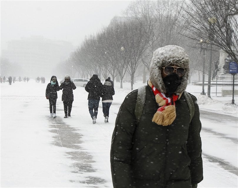 En caso de viajar durante esta temporada, se recomienda llevar suministros de supervivencia como mantas, comida y ropa de abrigo