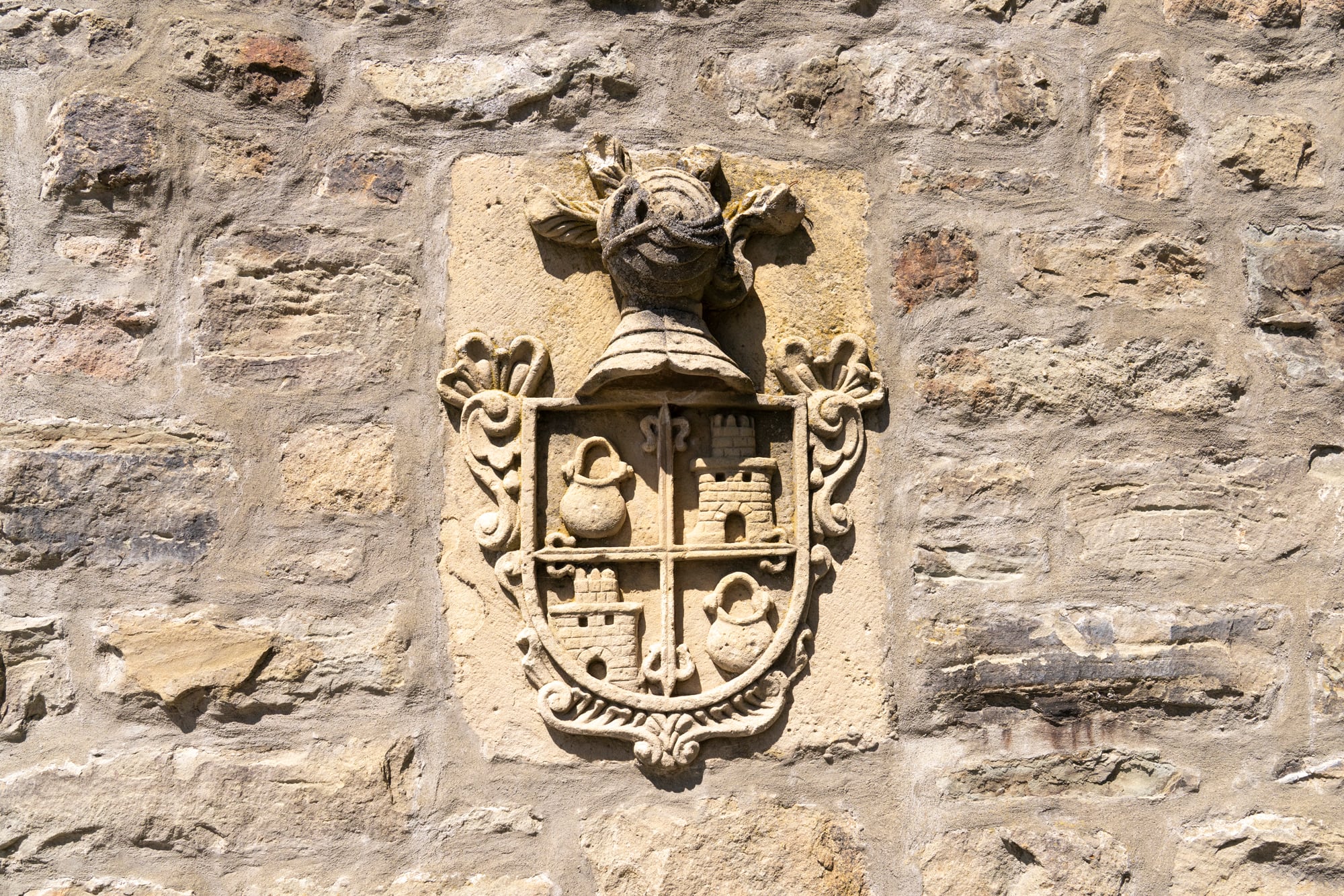 Escudo familiar del siglo XVII, proveniente de León, España
