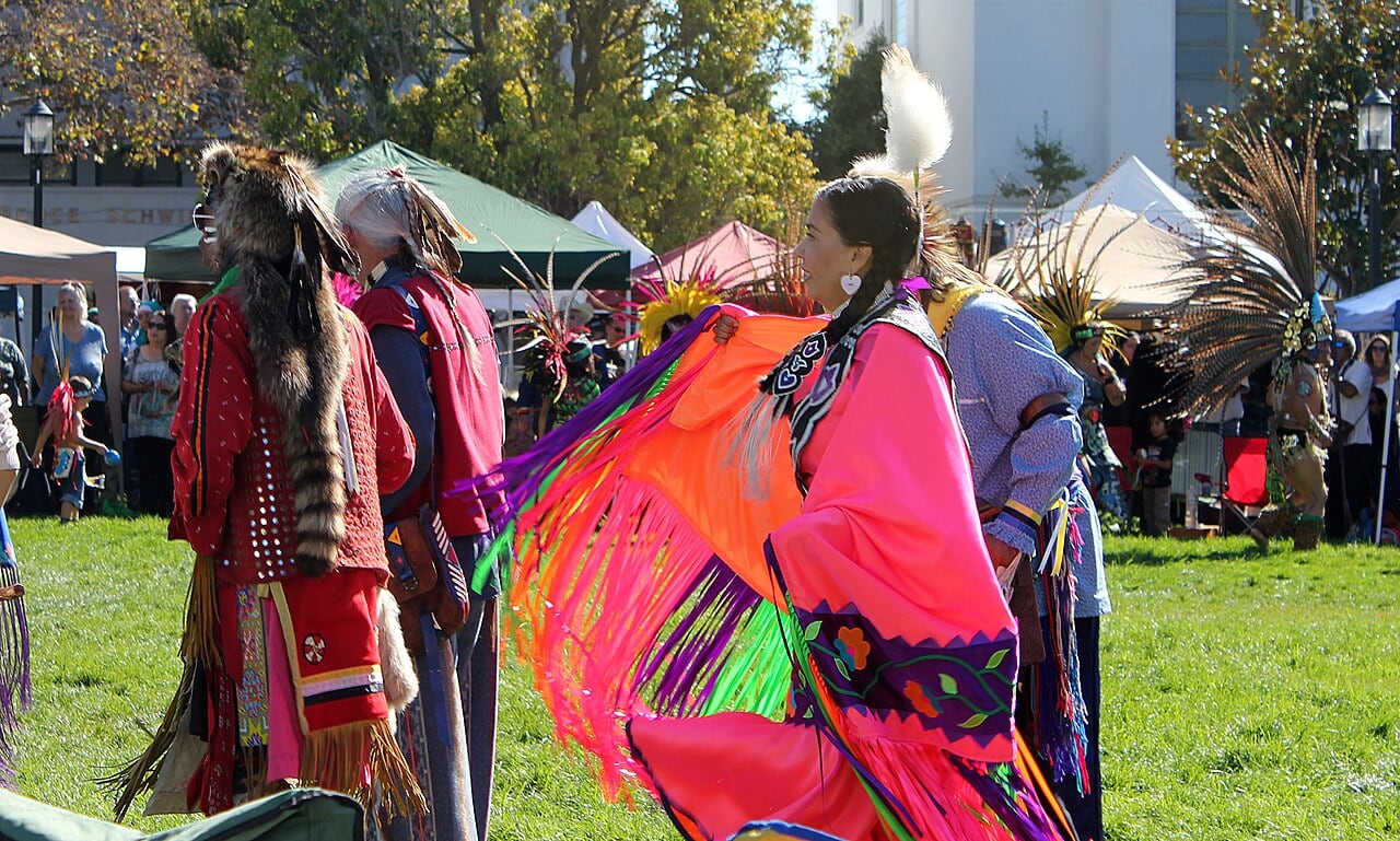 Durante el Indigenous Peoples' Day se llevan a cabo múltiples celebraciones de las culturas nativas americanas en EE.UU. (Wikimedia Commons/Quinn Dombrowski)